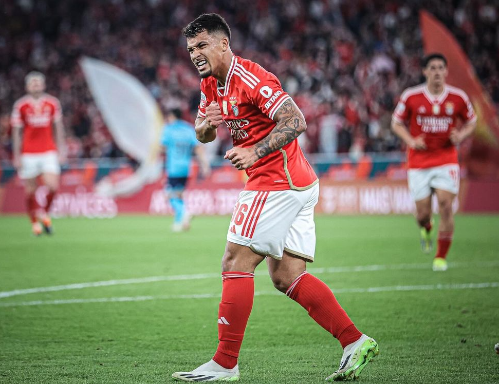 英雄联盟-法甲加时末段走向成谜，托特纳姆门线救险，悬念犹存，轮换策略成焦点的简单介绍